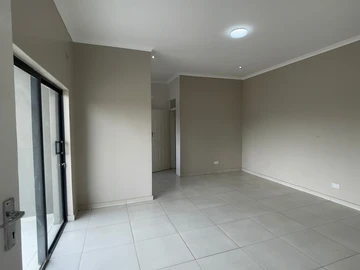 3 Bedroom Flat & Apartment