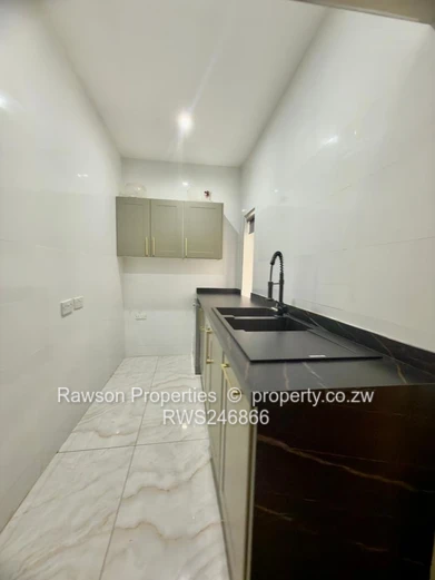 Prestigious Glen Lorne Contemporary Residence