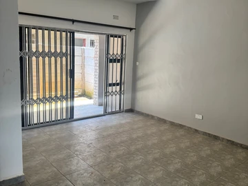 3 Bedroom Flat & Apartment