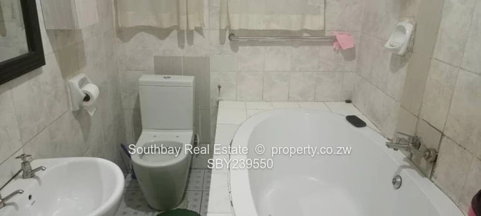 House to let (Sole Mandate)