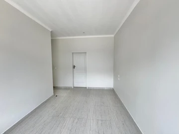 2 Bedroom Flat & Apartment
