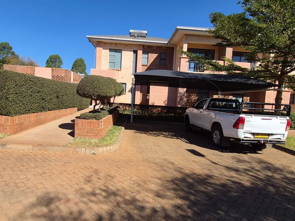 4 Bedroom Flat & Apartment