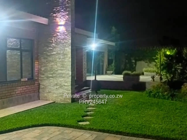 Modern 4-bed turnkey home on large 1,150m² stand near Sunway City. Full solar, borehole, jacuzzi, el (Sole Mandate)