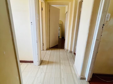 2 Bedroom Flat & Apartment