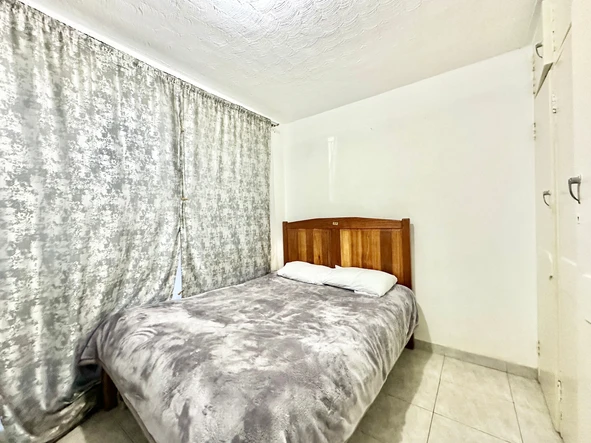 2 Bedroom Flat & Apartment