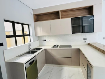 3 Bedroom Flat & Apartment