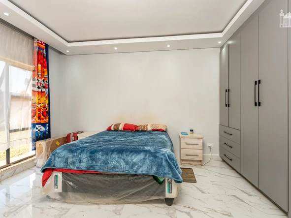 5 Bedroom House