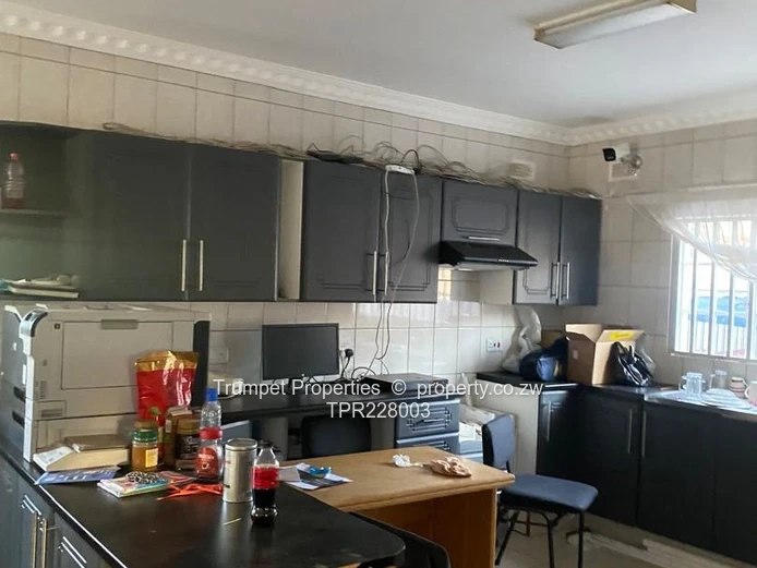 **Stunning 5-Bedroom Home with Pool and Borehole in Mount Pleasant**