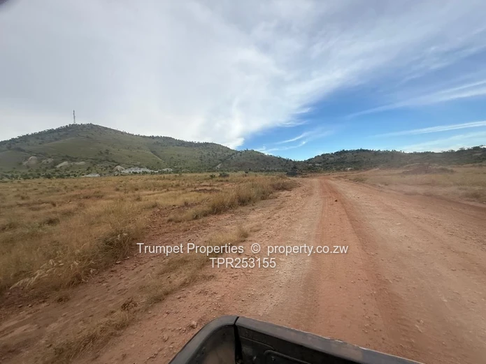 300m² Budiriro Stand — Open Views & Gravel Access