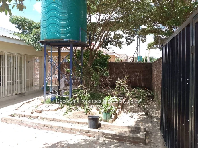 Charming 3-Bedroom Home in Damofalls with Modern Comforts