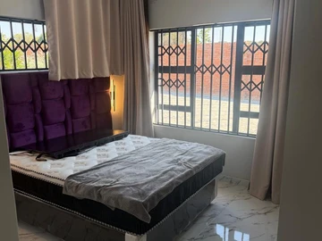 3 Bedroom Flat & Apartment