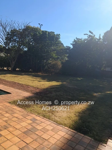 A charming Residence close Kew Drive and Ridgeway North  (Sole Mandate)