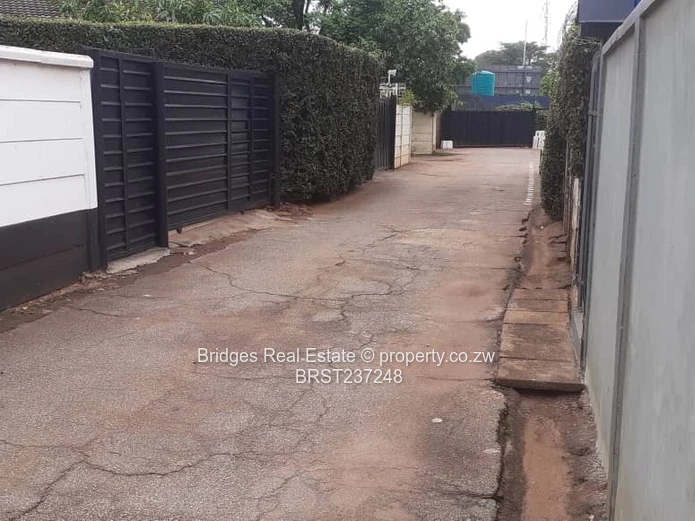 2 Bed Garden Flat in Avondale West (Sole Mandate)