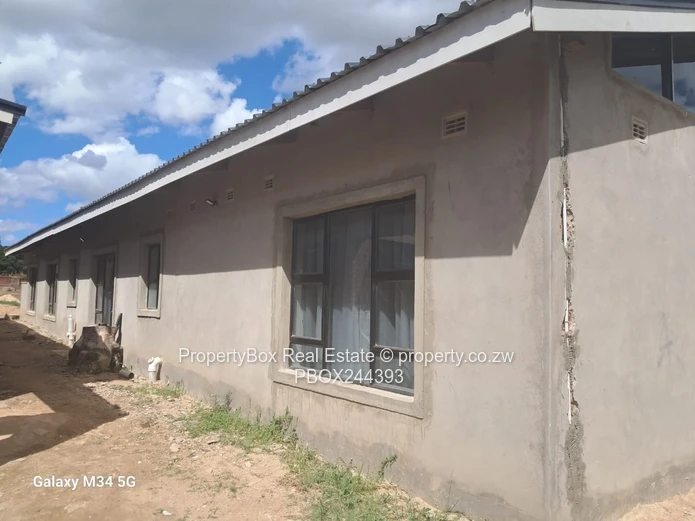 Cluster Unit for rent in Waterfalls