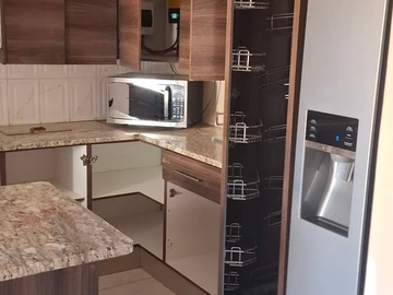 6 Bedroom House