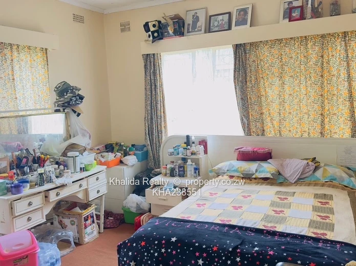 Marlborough Property With 3 Dwellings For Sale ?? Off Marlborough Drive. 