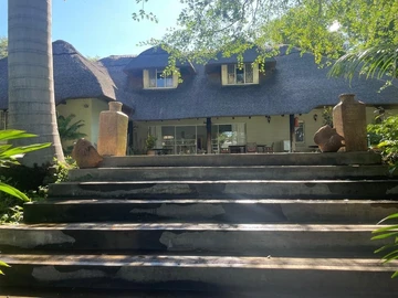Hotel & Lodge
