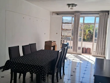 2 Bedroom Flat & Apartment