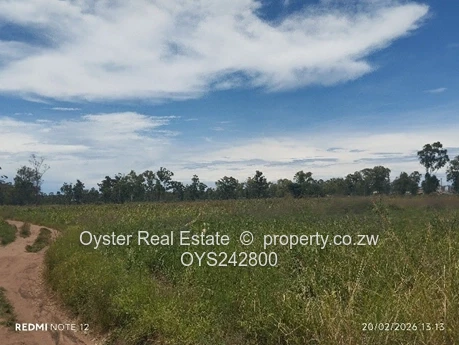 A total of 25,50 hectares with of various pieces of ranging from to 5,863 square metres  to 6 hect