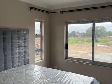 3 Bedroom Flat & Apartment