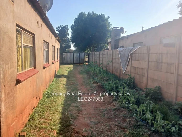 Spacious Family Home And Investment Opportunity For Sale In Kuwadzana 5 (Sole Mandate)