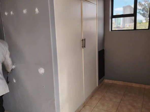 2 Bedroom Flat & Apartment
