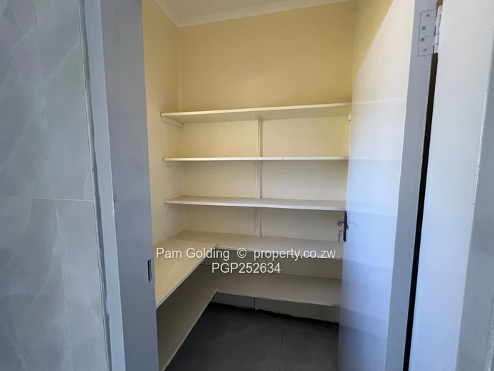 2 Bed Flat in Avondale