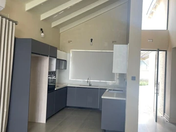 3 Bedroom Flat & Apartment