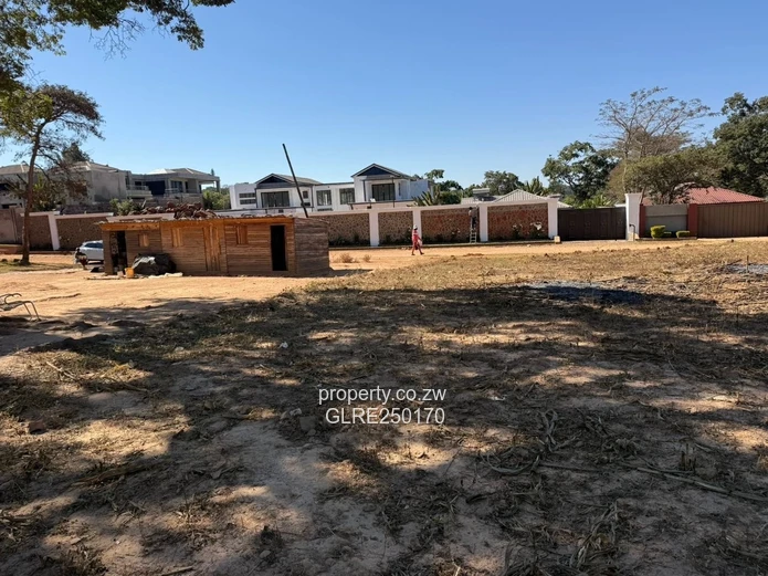 Prime 3700m2 Glen Lorne Stand - Subdivision Potential, Tarred Road