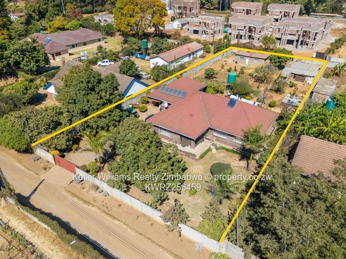 Family Home on 2,142 m², with Solar and Borehole (Sole Mandate)