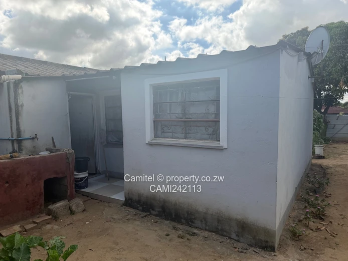 Glenview 1,Corehouse sitting on 200sqm with borehole 