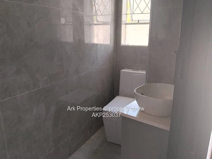 Offices to rent in Chisipite