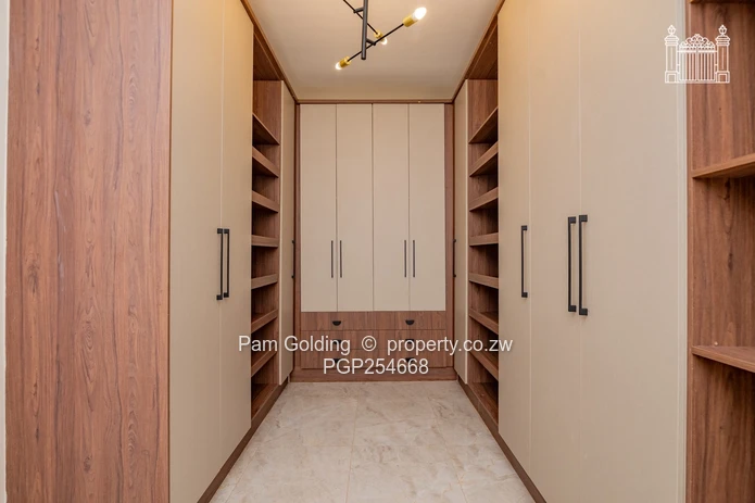 Newly Built 5-Bedroom Home In Mount Pleasant Heights