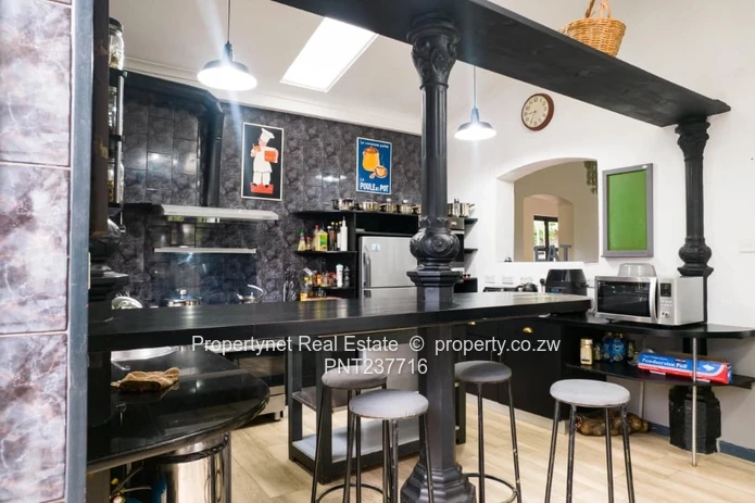 Luxurious Gem For Sale  in Avondale West!