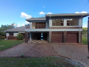 Spacious 4-Bedroom Double-Storey house in Helensvale, Harare North