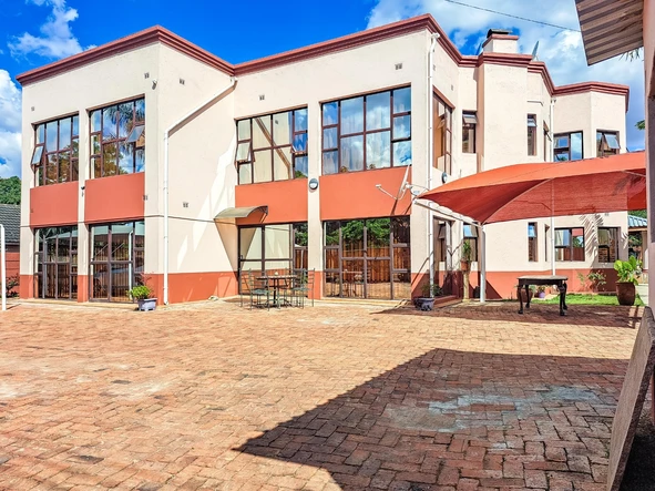 6 Bedroom House