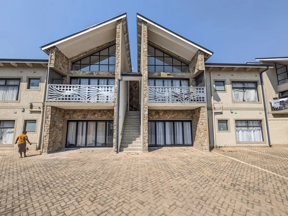 3 Bedroom Flat & Apartment