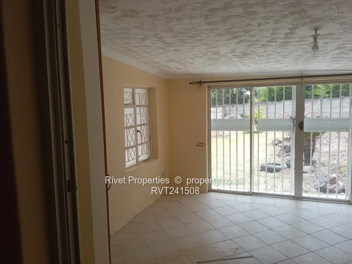 Dolphin Court Garden Flat To Let