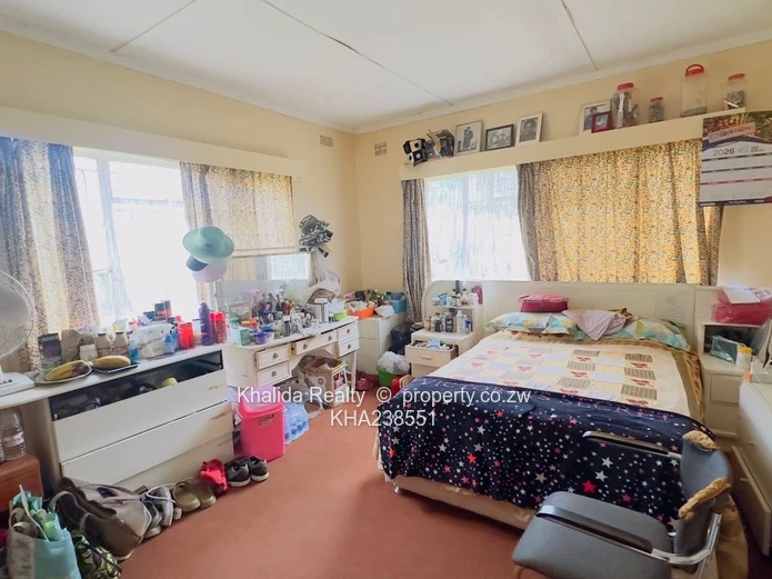 Marlborough Property With 3 Dwellings For Sale ?? Off Marlborough Drive. 