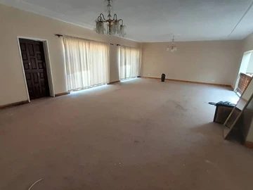 6 Bedroom House