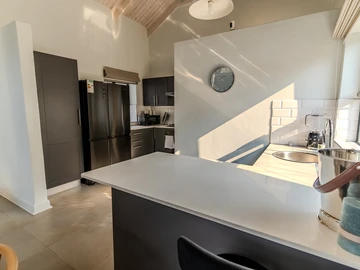 3 Bedroom Flat & Apartment