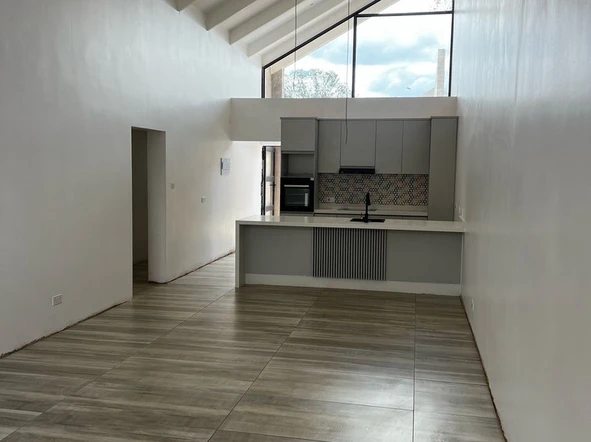 3 Bedroom Flat & Apartment