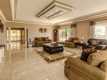 Farm & Agricultural Land