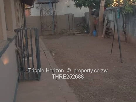 3-Bed Cranborne Home with Verandah, Flatlet cottage & Garden