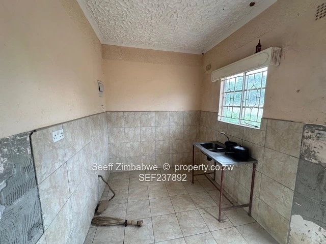 New Listing 5 Bed Family Home in Manningdale (Sole Mandate)