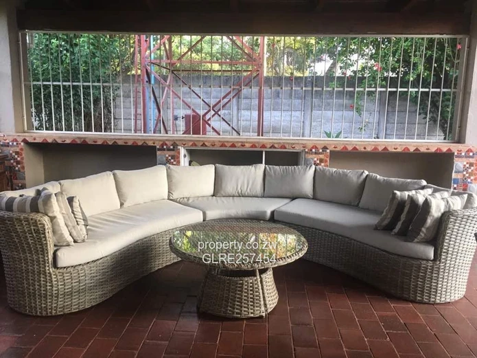 Alexandra Park - 4BR Family Home, Pool & Borehole