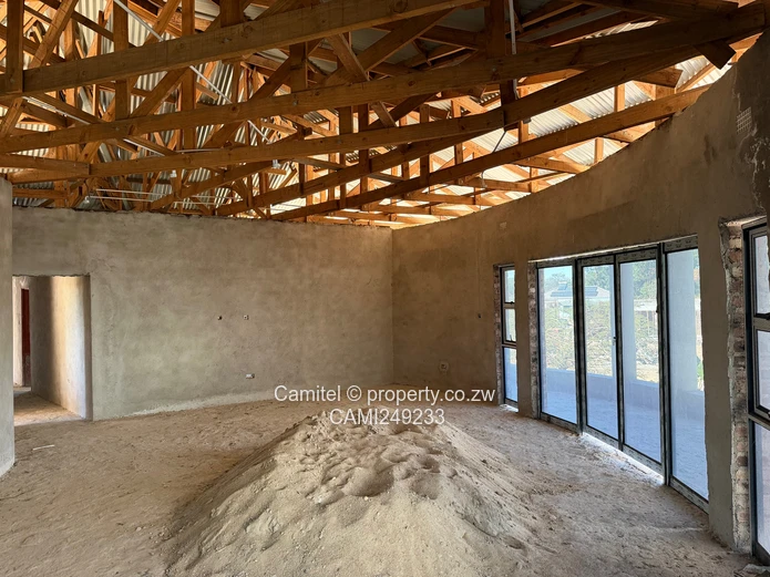 Spacious 6-Bed Arlington Home on 2777m² with Borehole