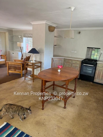 Charming Cottage In Helensvale - Semi Furnished