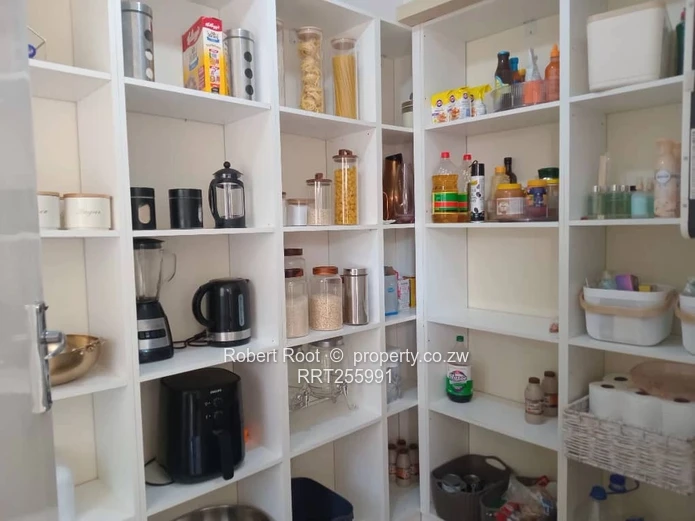Lovely 3 bed family cluster in Eastlea