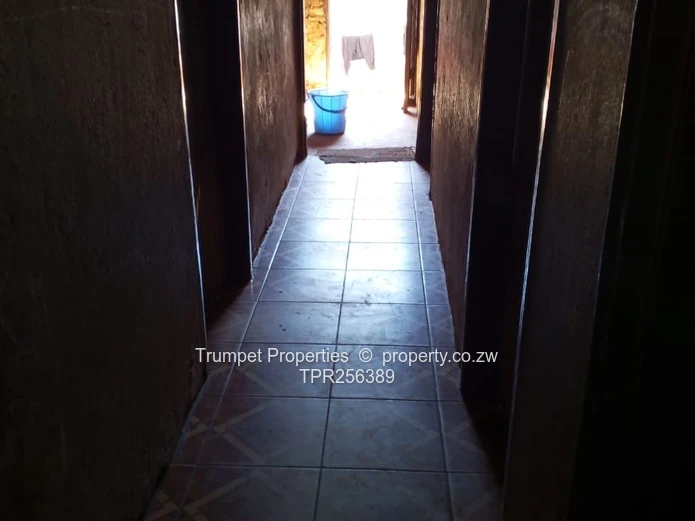 Hatcliffe 4-Bed Fixer with Covered Verandah & Yard